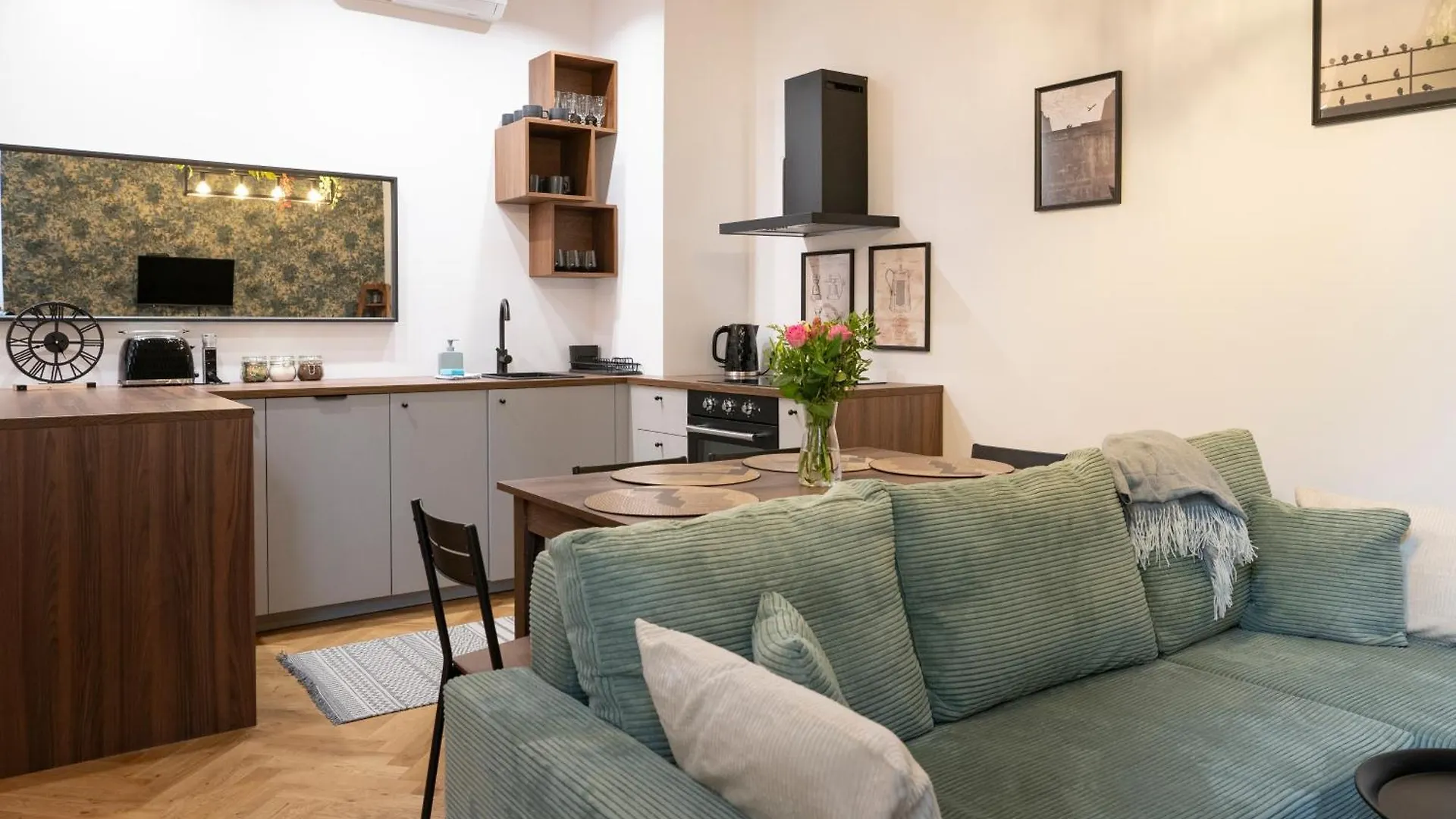 Tyzenhauz Apartments Siemiradzkiego Street Kraków