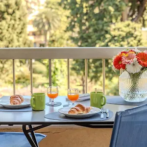 https://les-15pins-la-mer.fr-provencehotel.com